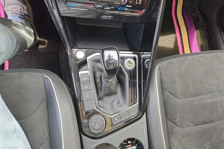 Used Volkswagen Tayron 2020 380TSI Four-Wheel Drive Luxury Connect Pro Edition Gear Lever