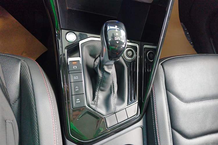 Used Volkswagen Tayron 2020 330TSI Two-Wheel Drive Luxury Smart Connectivity Version Gear Lever