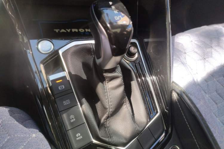 Used Volkswagen Tayron 2020 330TSI Two-Wheel Drive Luxury Connected Pro Edition Gear Lever