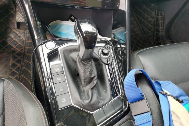 Used Volkswagen Tayron 2020 330TSI Two-Wheel Drive Luxury Smart Connectivity Version Gear Lever