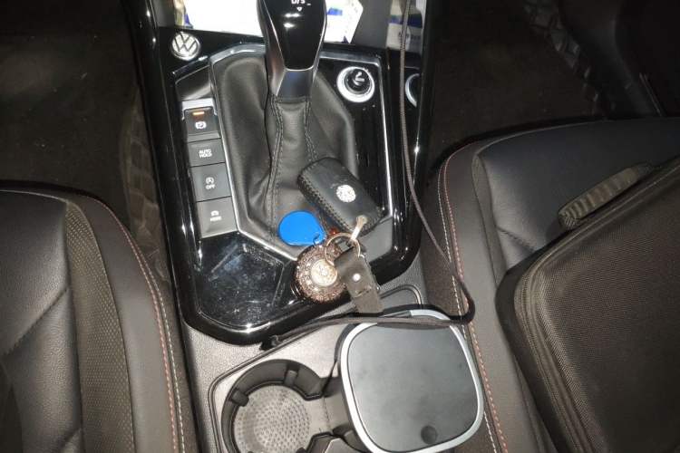 Used Volkswagen Tayron 2020 330TSI Two-Wheel Drive Luxury Smart Connectivity Version Gear Lever