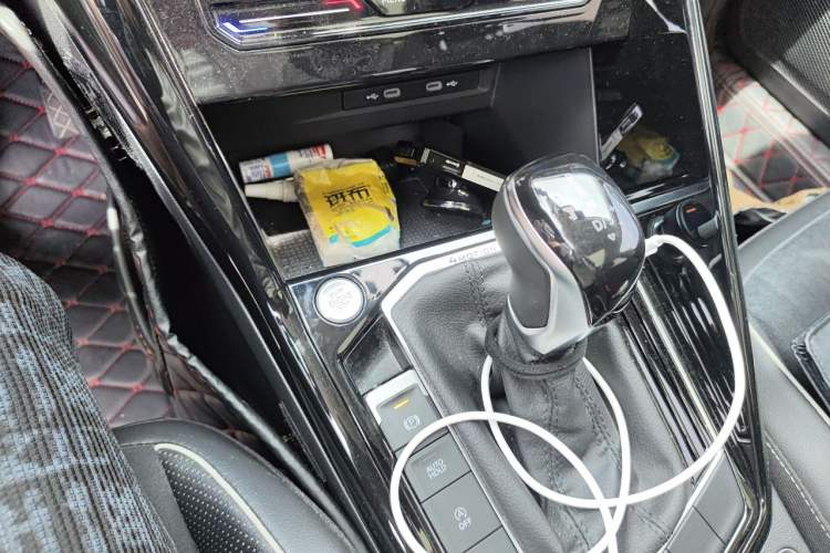 Used Volkswagen Tayron 2020 380TSI All-Wheel Drive R-Line Connected Version Gear Lever