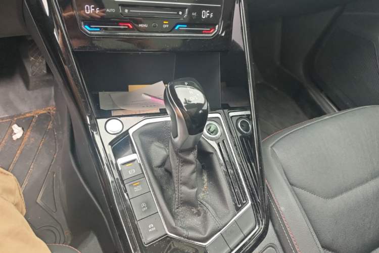 Used Volkswagen Tayron 2020 330TSI Two-Wheel Drive Luxury Smart Connectivity Version Gear Lever