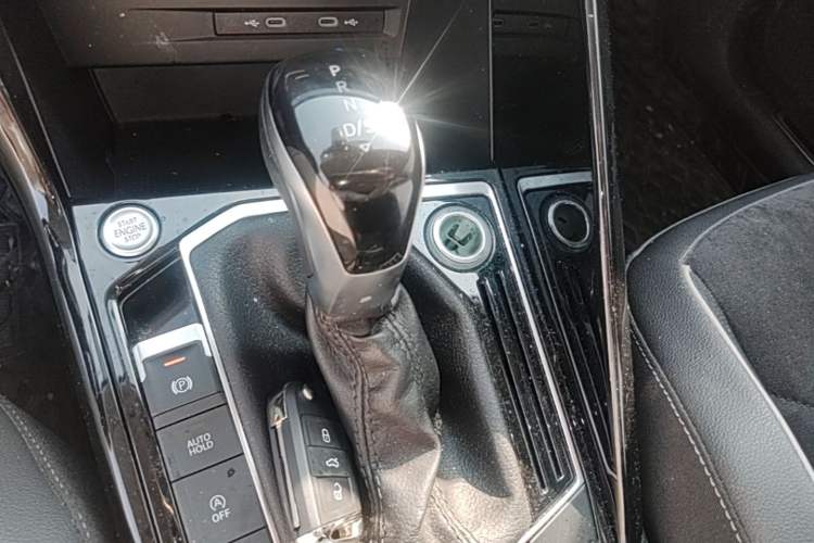Used Volkswagen Tayron 2020 330TSI Two-Wheel Drive Luxury Smart Connectivity Version Gear Lever