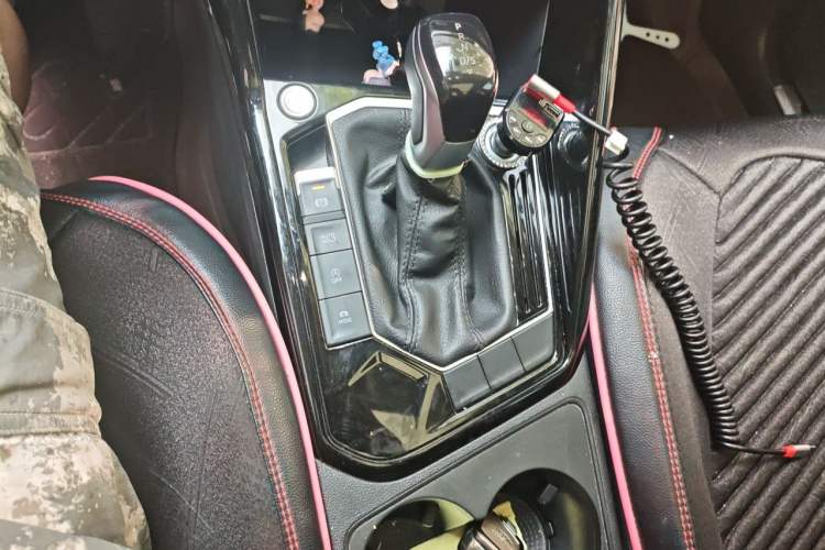 Used Volkswagen Tayron 2020 330TSI Two-Wheel Drive Luxury Smart Connectivity Version Gear Lever