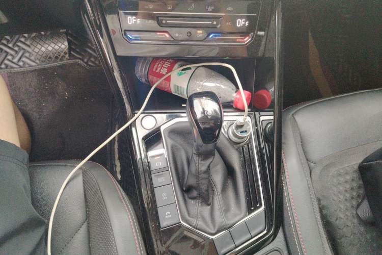 Used Volkswagen Tayron 2020 330TSI Two-Wheel Drive Luxury Smart Connectivity Version Gear Lever