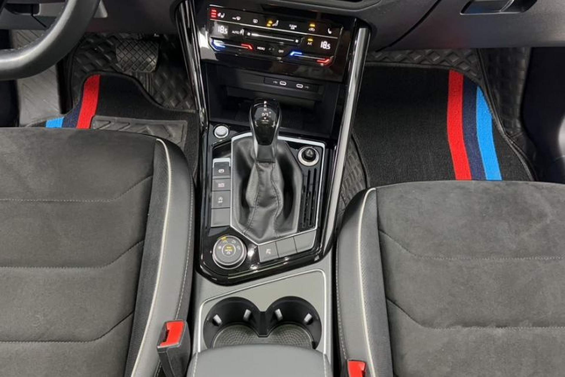 Used Volkswagen Tayron 2020 380TSI Four-Wheel Drive Luxury Connect Pro Edition Gear Lever