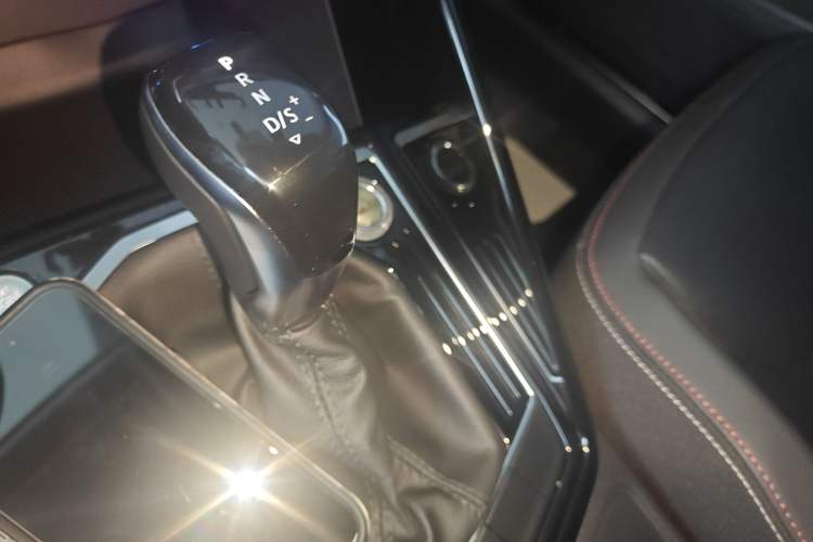 Used Volkswagen Tayron 2020 330TSI Two-Wheel Drive Luxury Smart Connectivity Version Gear Lever