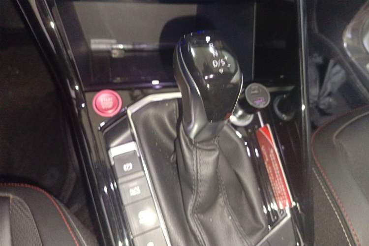Used Volkswagen Tayron 2020 330TSI Two-Wheel Drive Luxury Smart Connectivity Version Gear Lever