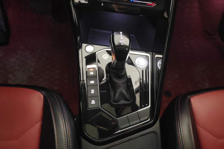 Used Volkswagen Tayron 2020 280TSI Two-Wheel Drive Luxury Connect Edition Gear Lever