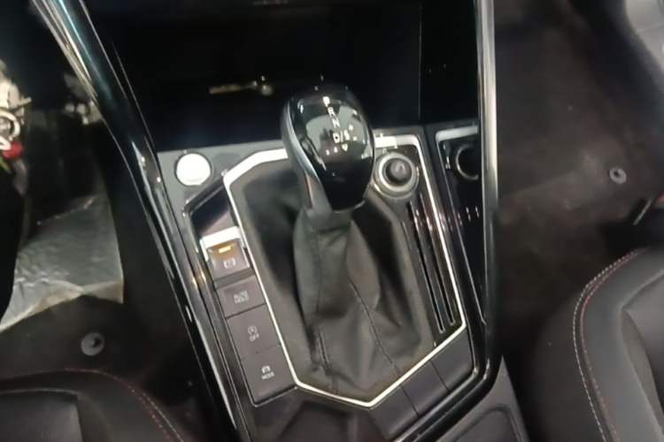 Used Volkswagen Tayron 2020 330TSI Two-Wheel Drive Luxury Smart Connectivity Version Gear Lever
