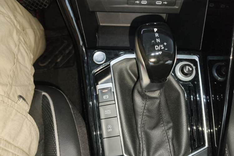 Used Volkswagen Tayron 2020 380TSI Four-Wheel Drive Luxury Connect Pro Edition Gear Lever