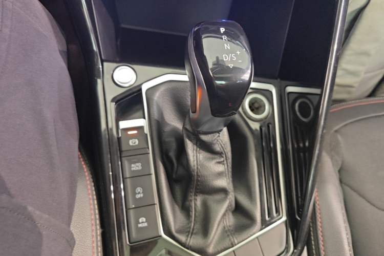 Used Volkswagen Tayron 2020 330TSI Two-Wheel Drive Luxury Smart Connectivity Version Gear Lever