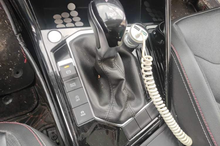 Used Volkswagen Tayron 2020 280TSI Two-Wheel Drive Luxury Connect Edition Gear Lever