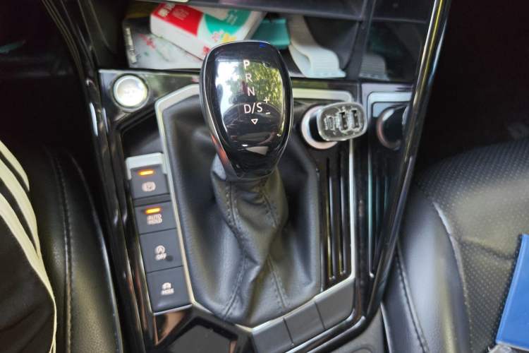 Used Volkswagen Tayron 2020 330TSI Two-Wheel Drive Luxury Smart Connectivity Version Gear Lever