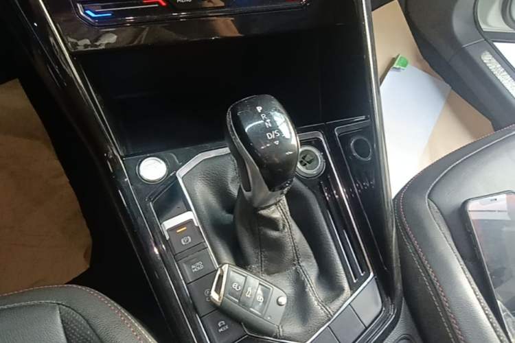 Used Volkswagen Tayron 2020 330TSI Two-Wheel Drive Luxury Smart Connectivity Version Gear Lever