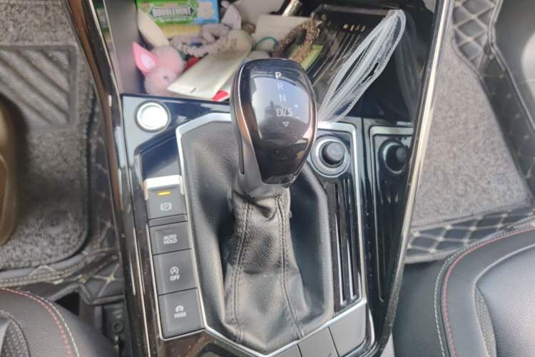 Used Volkswagen Tayron 2020 330TSI Two-Wheel Drive Luxury Smart Connectivity Version Gear Lever
