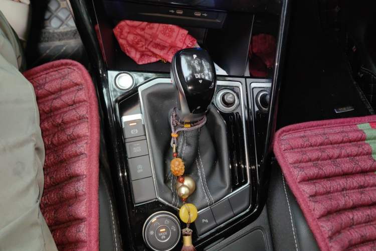 Used Volkswagen Tayron 2020 380TSI All-Wheel Drive R-Line Connected Version Gear Lever