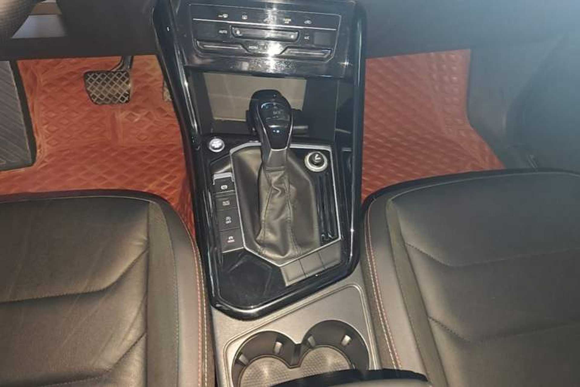 Used Volkswagen Tayron 2020 330TSI Two-Wheel Drive Luxury Smart Connectivity Version Gear Lever