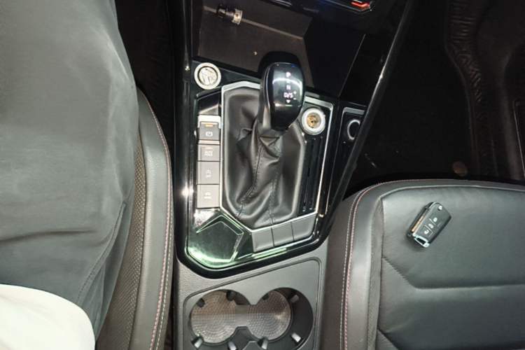 Used Volkswagen Tayron 2020 280TSI Two-Wheel Drive Luxury Connect Edition Gear Lever