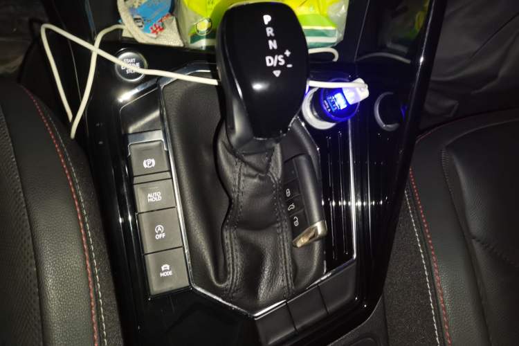 Used Volkswagen Tayron 2020 280TSI Two-Wheel Drive Luxury Connect Edition Gear Lever