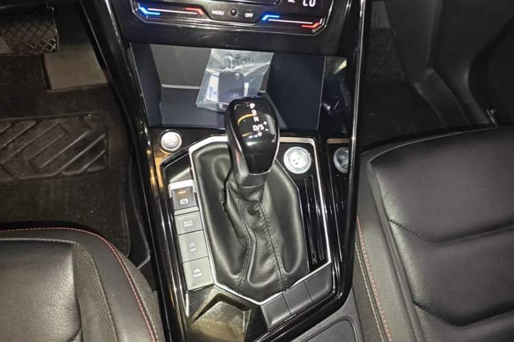 Used Volkswagen Tayron 2020 330TSI Two-Wheel Drive Luxury Smart Connectivity Version Gear Lever