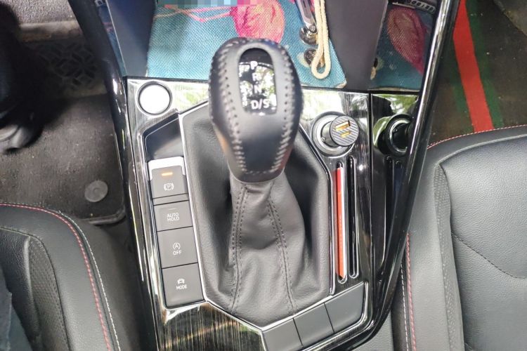 Used Volkswagen Tayron 2020 330TSI Two-Wheel Drive Luxury Smart Connectivity Version Gear Lever