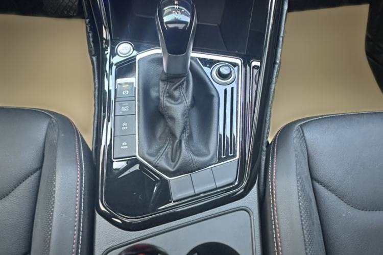Used Volkswagen Tayron 2020 330TSI Two-Wheel Drive Luxury Smart Connectivity Version Gear Lever