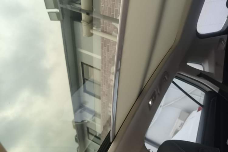 Used Volkswagen Tayron 2020 330TSI Two-Wheel Drive Luxury Connected Pro Edition Headliner