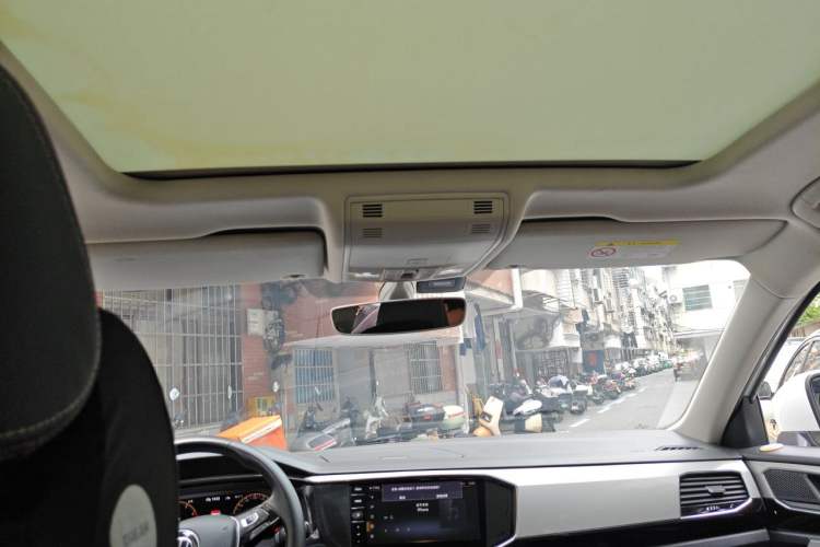 Used Volkswagen Tayron 2020 330TSI Two-Wheel Drive Luxury Smart Connectivity Version Headliner