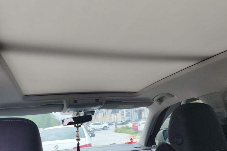 Used Volkswagen Tayron 2020 330TSI Two-Wheel Drive Luxury Smart Connectivity Version Headliner