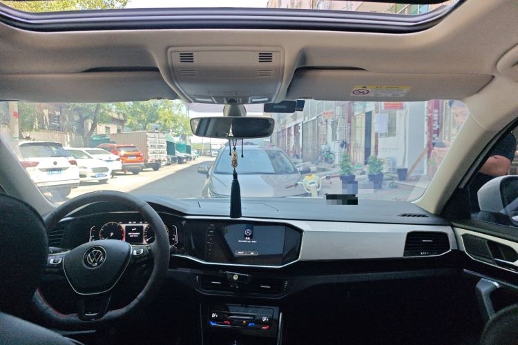 Used Volkswagen Tayron 2020 330TSI Two-Wheel Drive Luxury Smart Connectivity Version Headliner