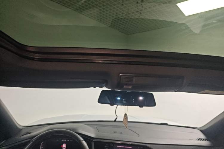 Used Volkswagen Tayron 2020 380TSI All-Wheel Drive R-Line Connected Version Headliner