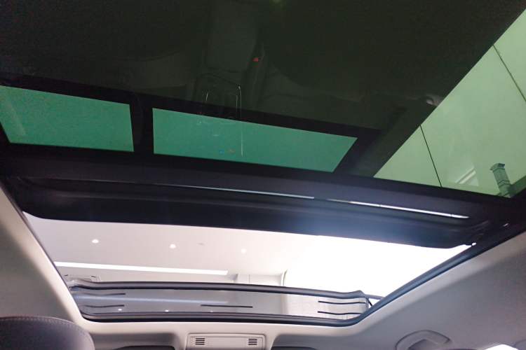 Used Volkswagen Tayron 2020 330TSI Two-Wheel Drive Luxury Smart Connectivity Version Headliner