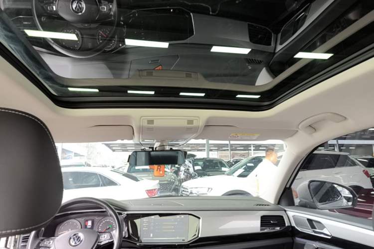 Used Volkswagen Tayron 2020 330TSI Two-Wheel Drive Luxury Smart Connectivity Version Headliner