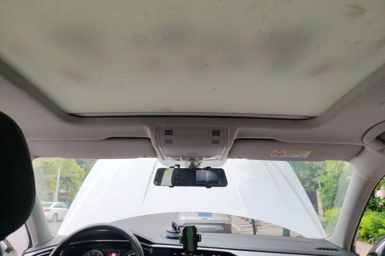 Used Volkswagen Tayron 2020 330TSI Two-Wheel Drive Luxury Smart Connectivity Version Headliner