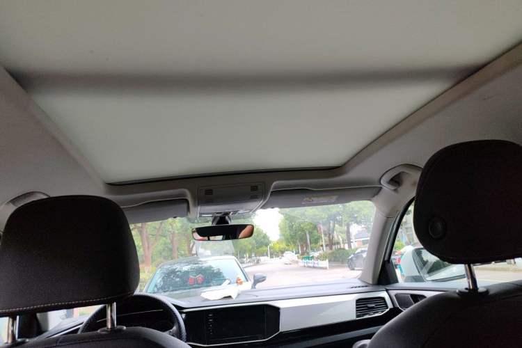Used Volkswagen Tayron 2020 330TSI Two-Wheel Drive Luxury Smart Connectivity Version Headliner