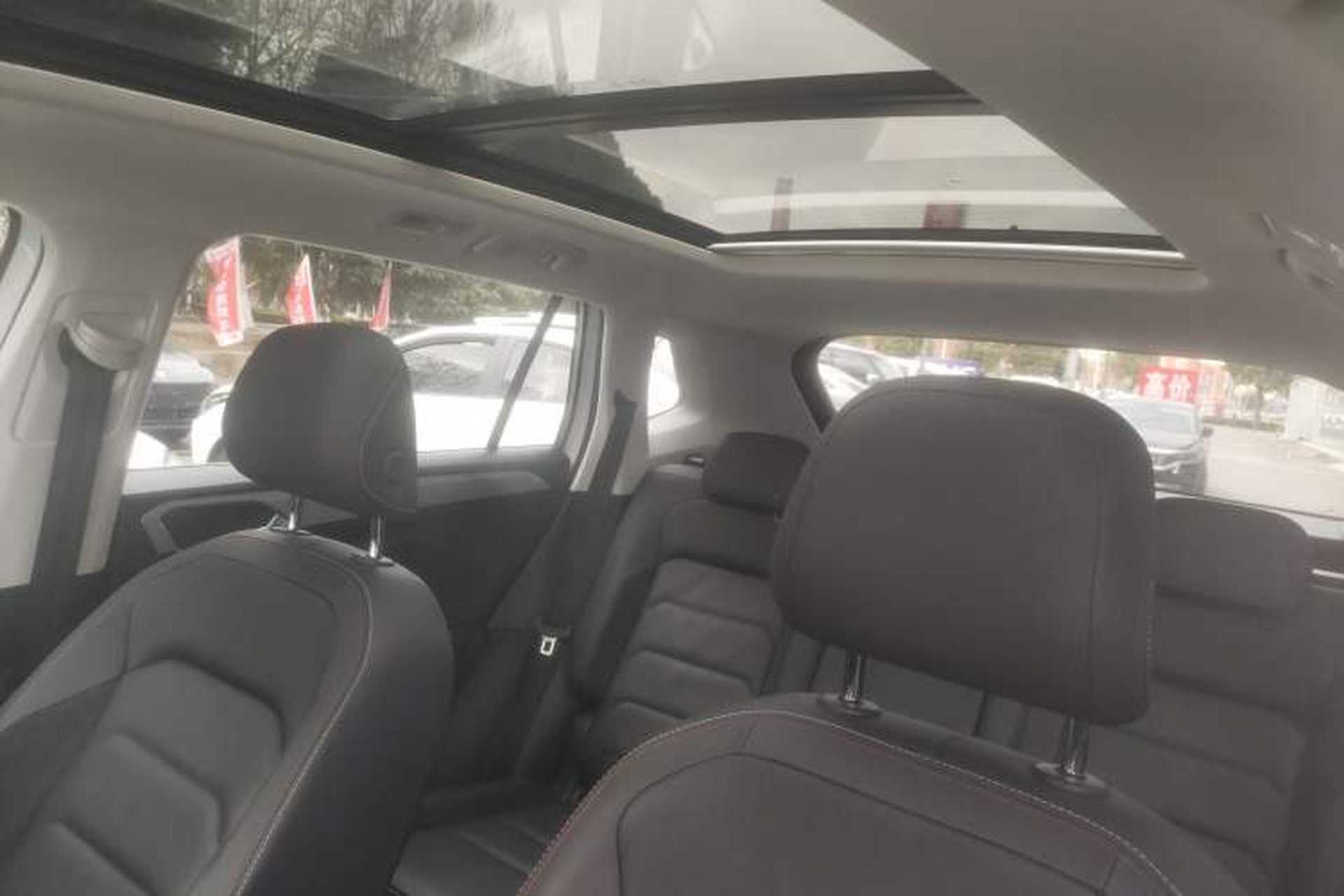 Used Volkswagen Tayron 2020 330TSI Two-Wheel Drive Luxury Smart Connectivity Version Headliner