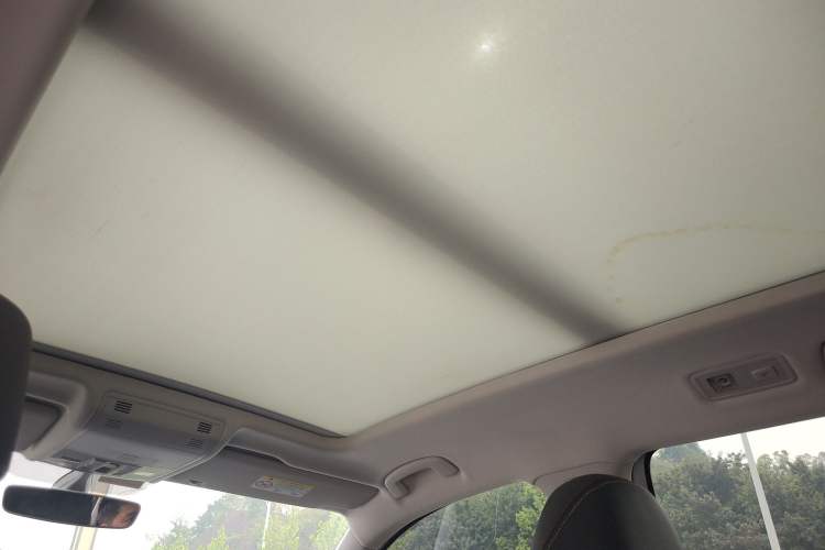Used Volkswagen Tayron 2020 330TSI Two-Wheel Drive Luxury Smart Connectivity Version Headliner