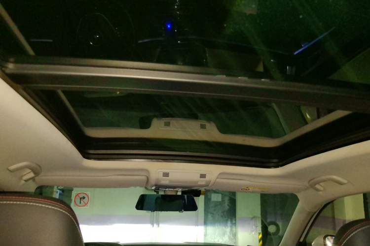 Used Volkswagen Tayron 2020 330TSI Two-Wheel Drive Luxury Smart Connectivity Version Headliner