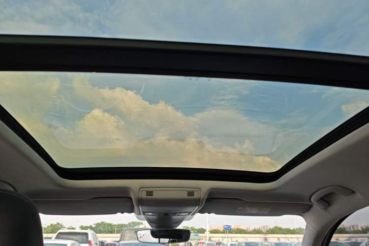 Used Volkswagen Tayron 2020 330TSI Two-Wheel Drive Luxury Connected Pro Edition Headliner