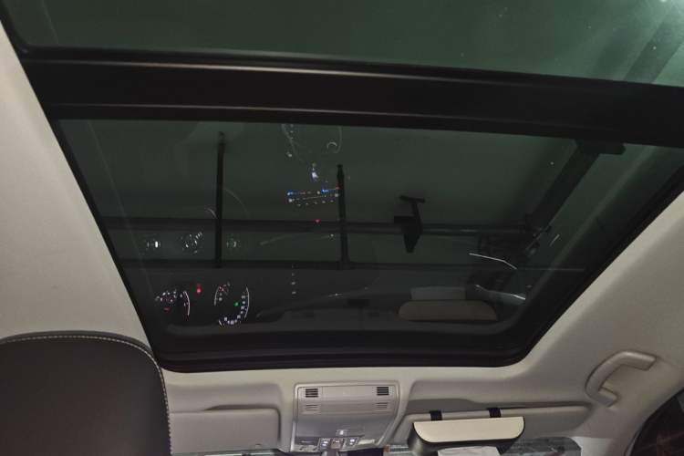 Used Volkswagen Tayron 2020 330TSI Two-Wheel Drive Luxury Smart Connectivity Version Headliner