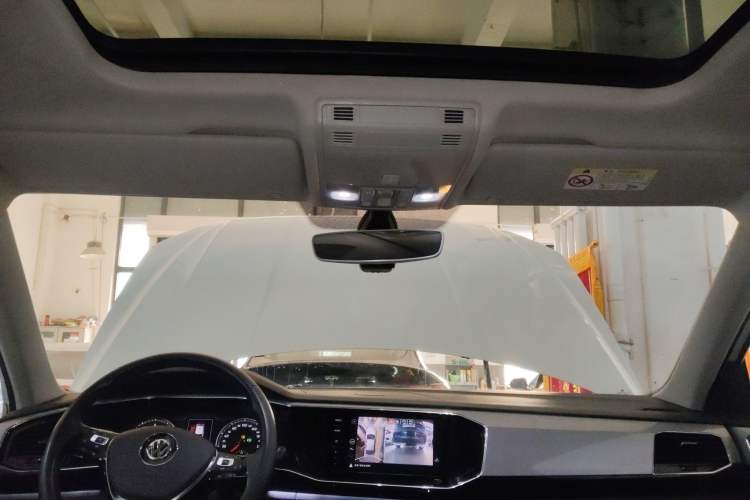 Used Volkswagen Tayron 2020 330TSI Two-Wheel Drive Luxury Smart Connectivity Version Headliner