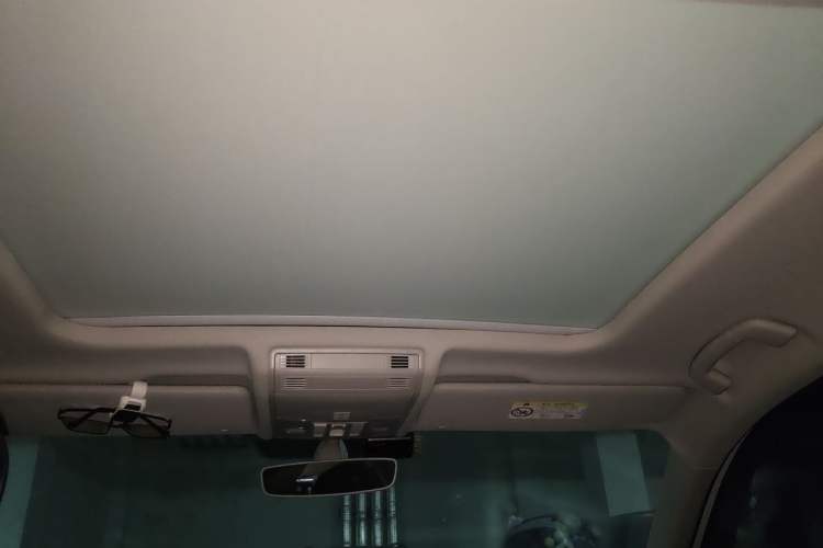 Used Volkswagen Tayron 2020 330TSI Two-Wheel Drive Luxury Smart Connectivity Version Headliner
