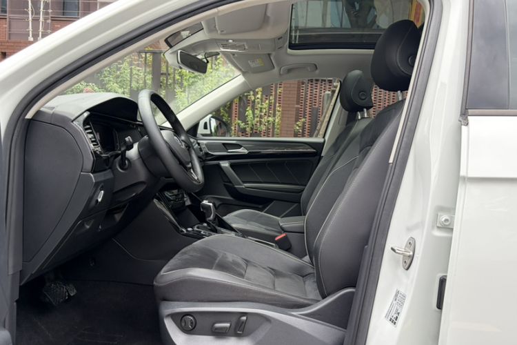 Used Volkswagen Tayron 2020 330TSI Two-Wheel Drive Luxury Smart Connectivity Version Interior 1