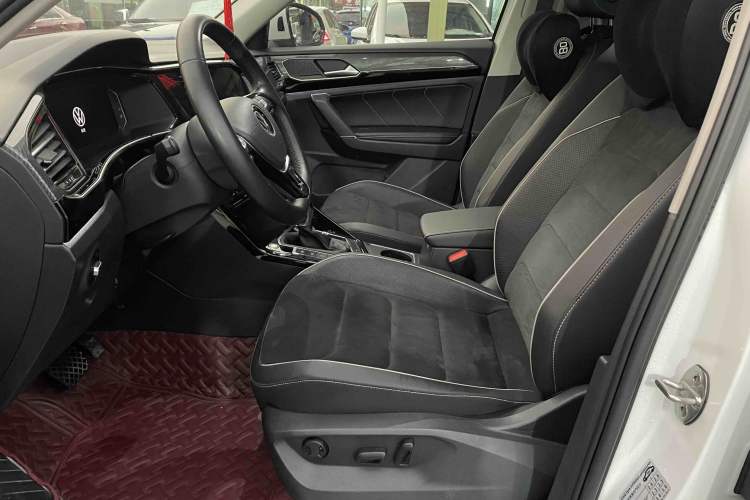 Used Volkswagen Tayron 2020 330TSI Two-Wheel Drive Luxury Connected Pro Edition Interior 1
