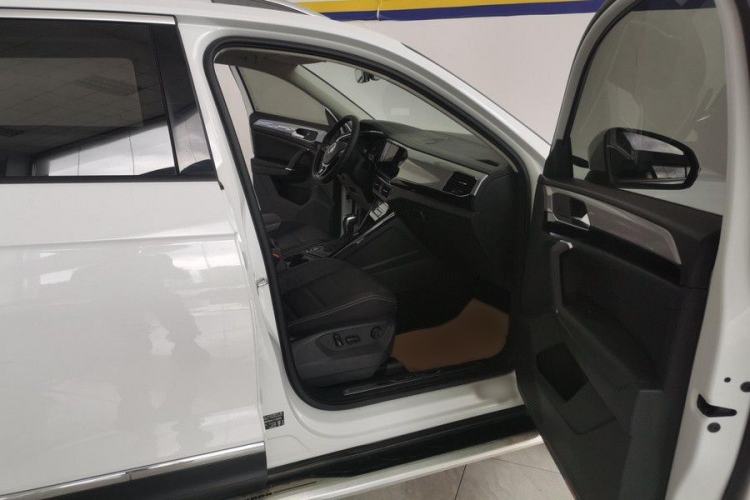 Used Volkswagen Tayron 2020 330TSI Two-Wheel Drive Luxury Smart Connectivity Version Interior 10