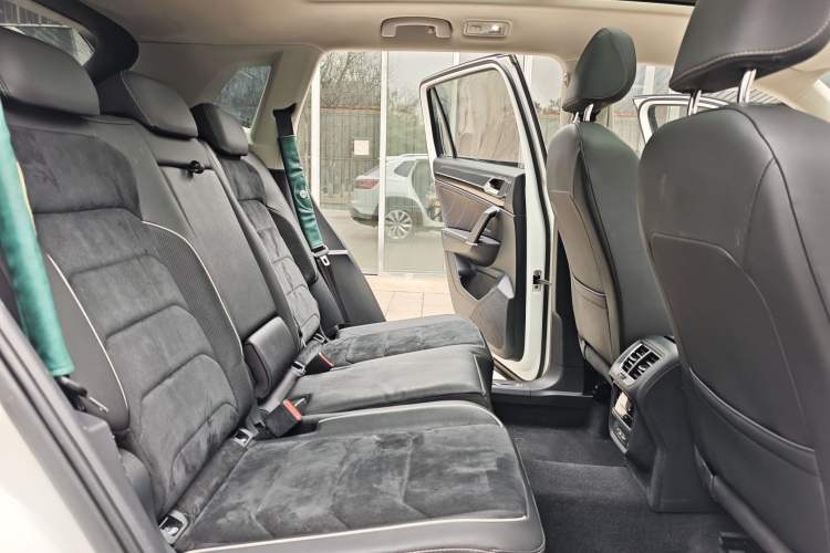 Used Volkswagen Tayron 2020 330TSI Two-Wheel Drive Luxury Connected Pro Edition Interior 10