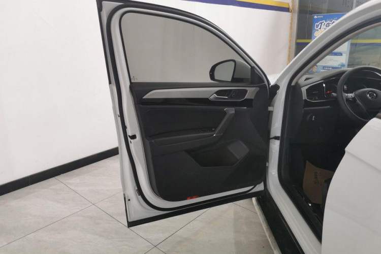 Used Volkswagen Tayron 2020 330TSI Two-Wheel Drive Luxury Smart Connectivity Version Interior 12