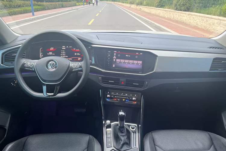 Used Volkswagen Tayron 2020 330TSI Two-Wheel Drive Luxury Smart Connectivity Version Interior 2